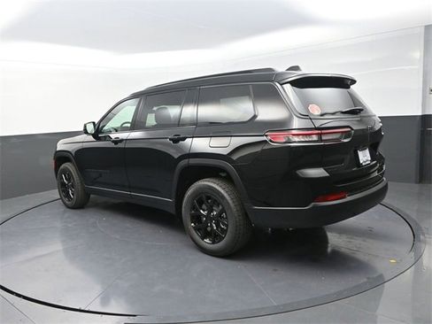 New 2025 Jeep Grand Cherokee L Altitude image 5