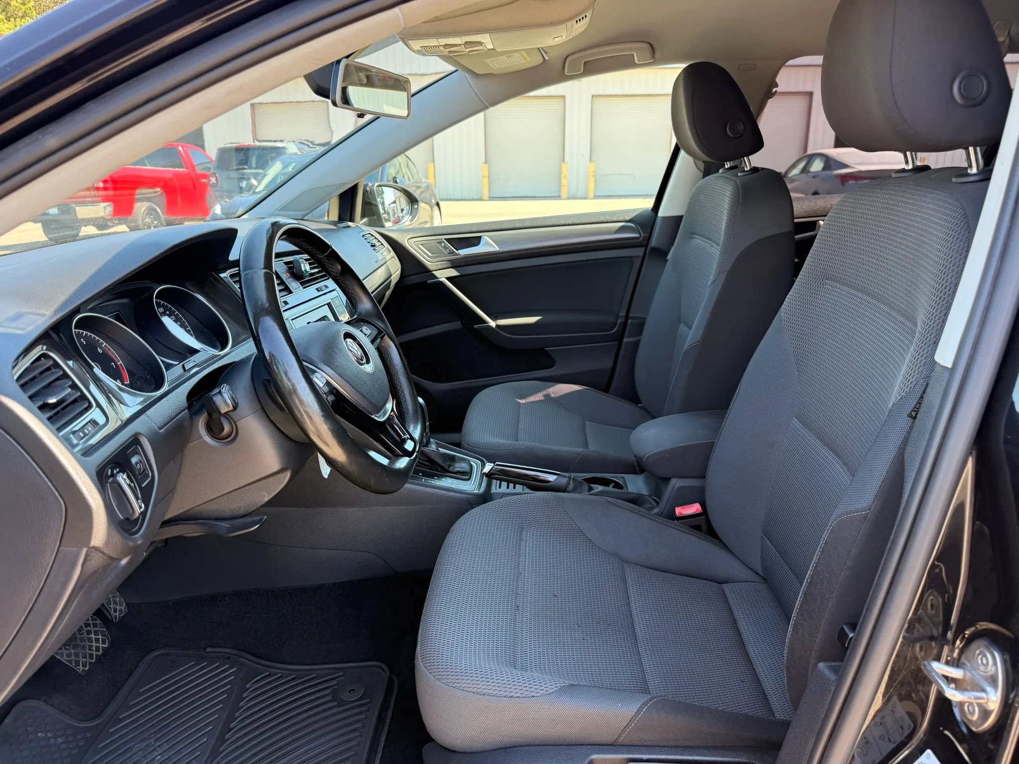 Used 2019 Volkswagen Golf S FWD image 2