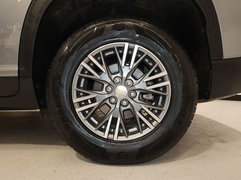 Certified 2025 Chevrolet Traverse LT image 35