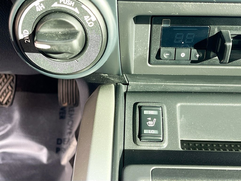 Used 2024 Nissan Titan SV w/ SV Convenience Package AWD/4WD image 20