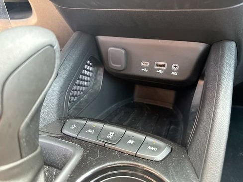 Used 2023 Chevrolet TrailBlazer LS AWD/4WD image 40