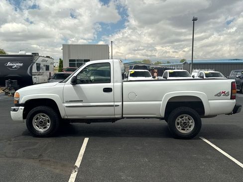 Used 2004 GMC Sierra 2500 SLE w/ Skid Plate Package AWD/4WD image 7