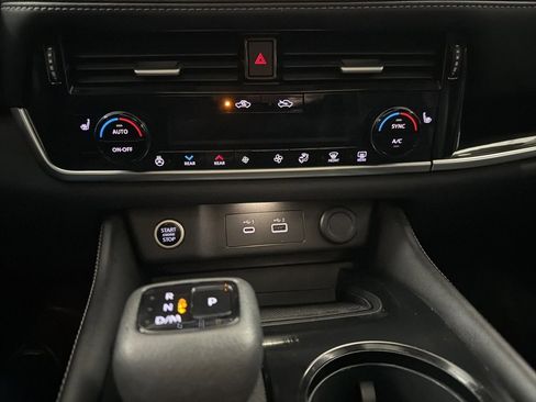 Used 2022 Nissan Rogue SL w/ SL Premium Package image 19