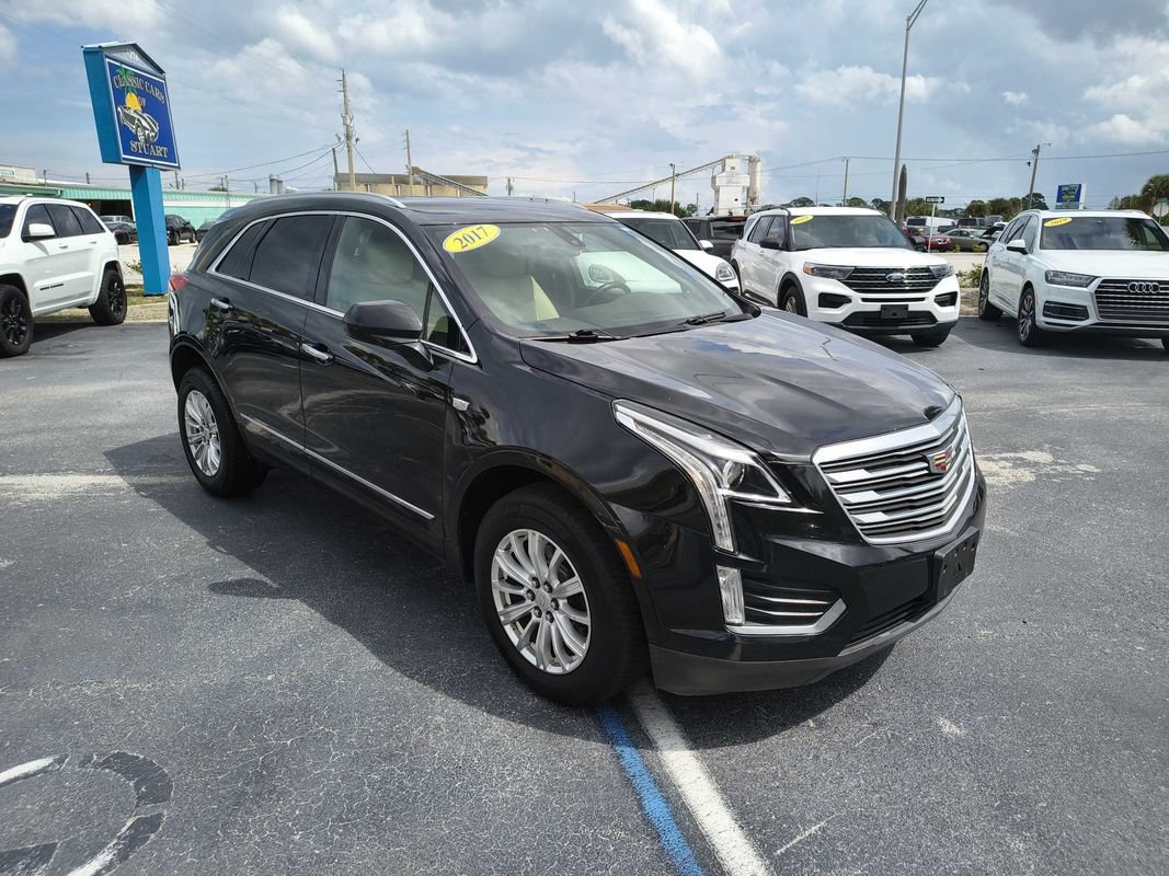 Used 2017 Cadillac XT5 FWD image 3