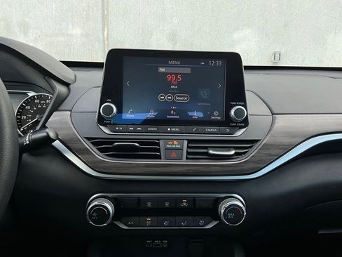 Used 2025 Nissan Altima 2.5 SV image 26