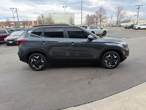 Certified 2024 Kia Seltos EX image 5