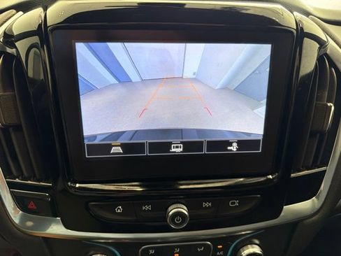 Used 2023 Chevrolet Traverse LT FWD image 21