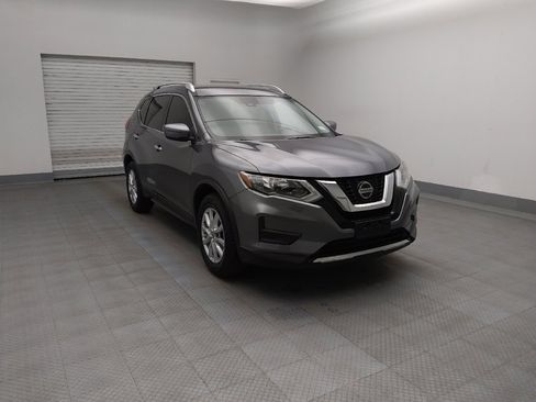 Used 2020 Nissan Rogue SV image 13