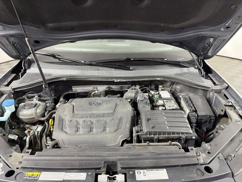 Used 2019 Volkswagen Tiguan SEL Premium image 42