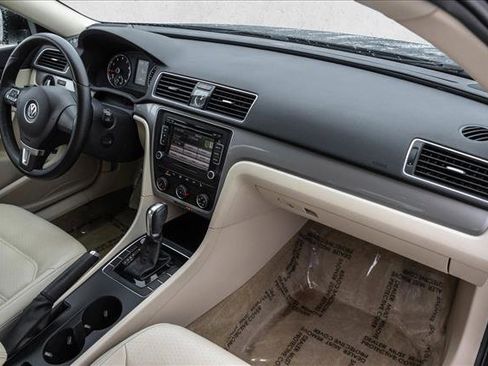 Used 2015 Volkswagen Passat 1.8T Wolfsburg Edition image 22