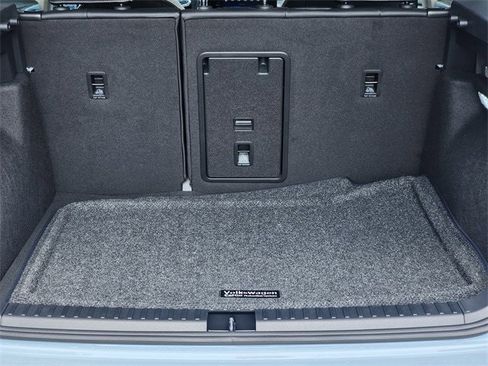 New 2025 Volkswagen Taos SE image 32