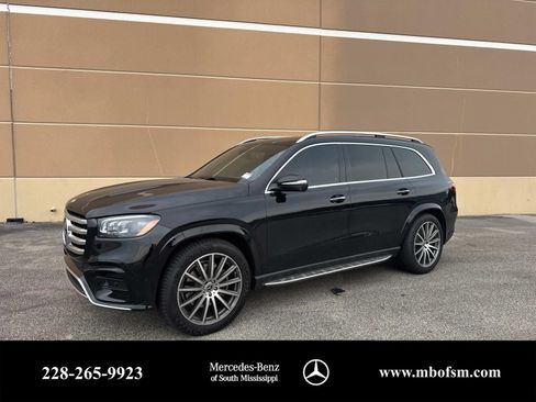 Used 2025 Mercedes-Benz GLS 580 4MATIC image 1