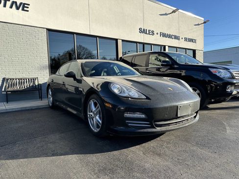 Used 2012 Porsche Panamera 4 image 2