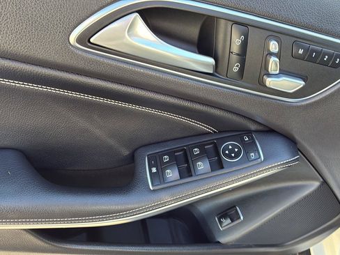 Used 2019 Mercedes-Benz GLA 250 4MATIC image 27