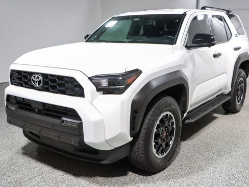 Used 2025 Toyota 4Runner TRD Off-Road Premium AWD/4WD image 32