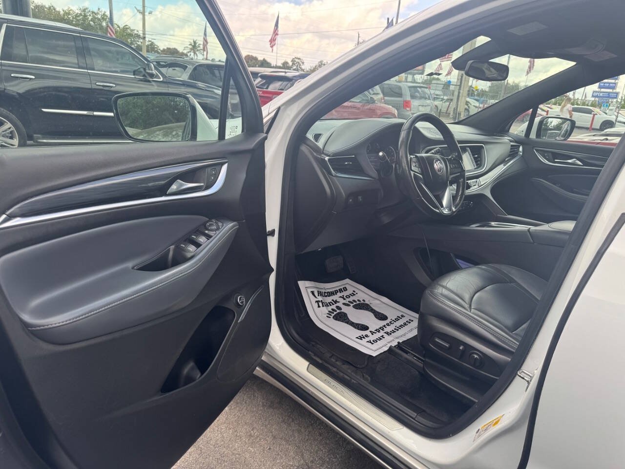 Used 2022 Buick Enclave Essence FWD image 7