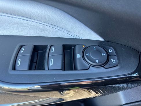 New 2026 Chevrolet Trax LT w/ LT Convenience Package FWD image 17