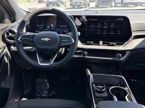 New 2026 Chevrolet Equinox LT AWD/4WD image 2