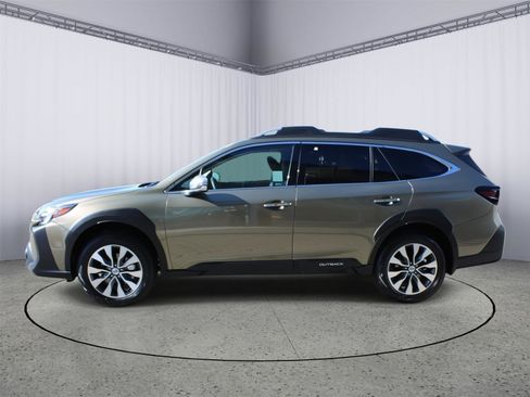 Used 2025 Subaru Outback Touring image 5