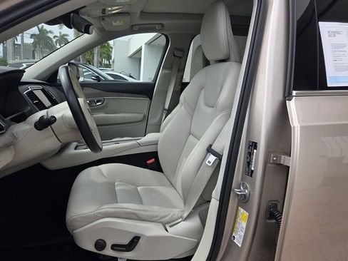 Certified 2023 Volvo XC90 B6 Plus AWD/4WD image 12
