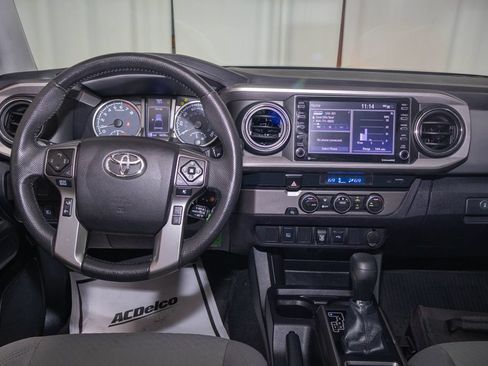 Used 2021 Toyota Tacoma SR5 RWD image 16