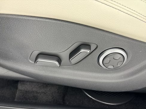 New 2026 Genesis GV70 2.5T Select AWD/4WD image 14