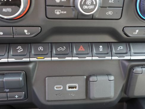 Used 2020 Chevrolet Silverado 1500 RST image 26