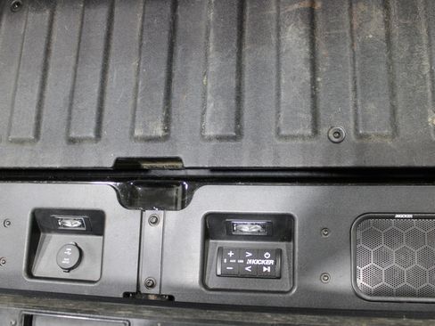 Used 2025 Chevrolet Silverado 1500 High Country image 38