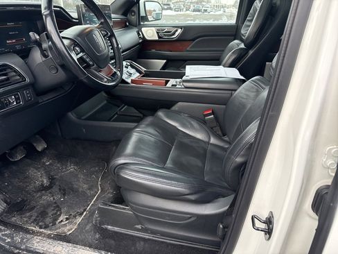 Used 2023 Lincoln Navigator Reserve image 10
