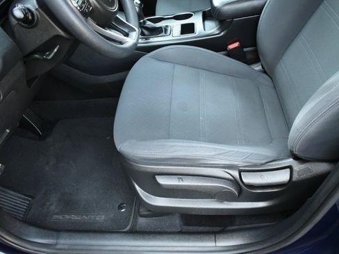 Used 2016 Kia Sorento FWD image 26