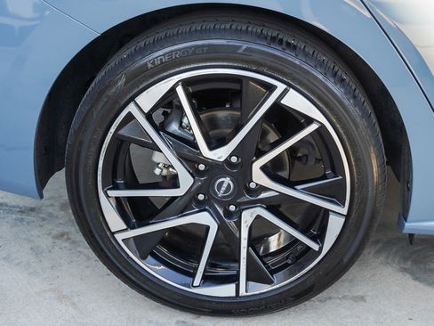 Used 2024 Nissan Sentra SR w/ SR Premium Package image 11