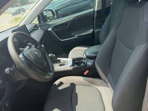 Used 2021 Toyota RAV4 LE AWD/4WD image 23