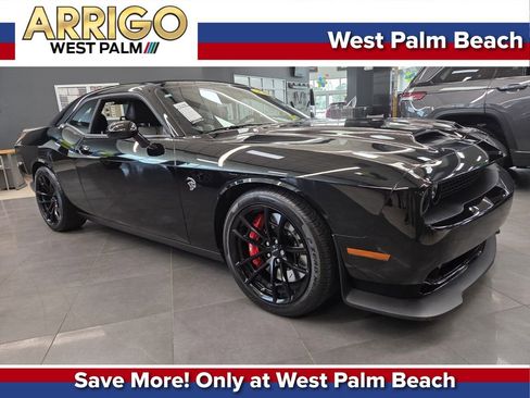 Used 2023 Dodge Challenger SRT Hellcat RWD image 1