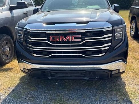 Used 2023 GMC Sierra 1500 SLT w/ SLT Premium Package AWD/4WD image 2