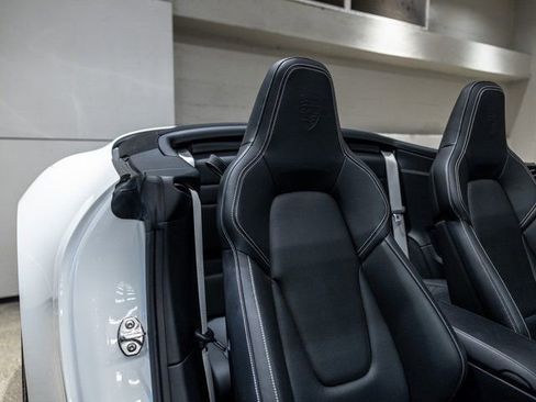 Certified 2025 Porsche 911 Carrera RWD image 30