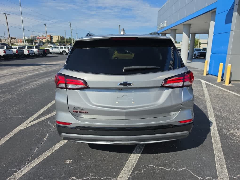 Used 2024 Chevrolet Equinox Premier w/ Redline Edition FWD image 4