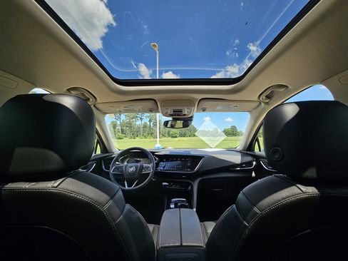 Used 2022 Buick Envision Avenir w/ Safety Package FWD image 30
