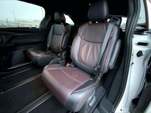 Used 2025 Toyota Sienna XSE w/ XSE Premium Package AWD/4WD image 20