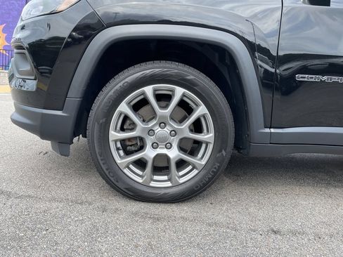 Certified 2023 Jeep Compass Latitude AWD/4WD image 9
