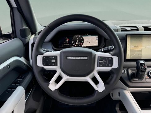 Certified 2025 Land Rover Defender 130 X-Dynamic SE image 15