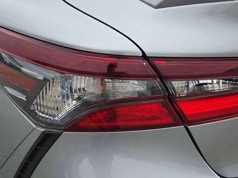Used 2024 Toyota Camry SE image 12