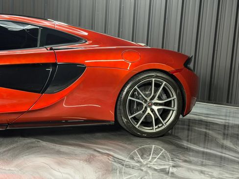 Used 2018 McLaren 570S RWD image 5