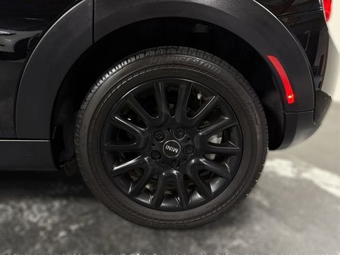 Used 2017 MINI Cooper 4-Door Hardtop FWD image 24