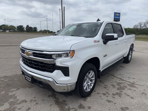 Used 2024 Chevrolet Silverado 1500 LT w/ Z71 Off-Road Package image 1