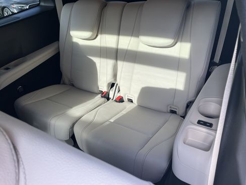 Certified 2025 Mercedes-Benz GLS 450 4MATIC image 43