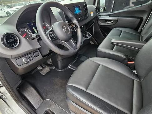 Used 2024 Mercedes-Benz Sprinter 2500 w/ Acoustic Package image 2