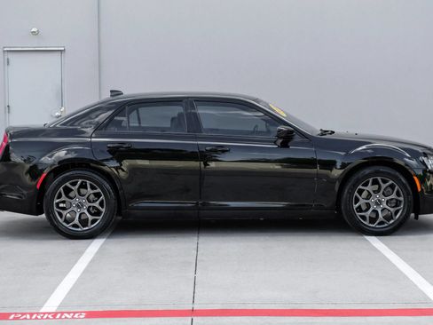 Used 2018 Chrysler 300 S AWD/4WD image 10