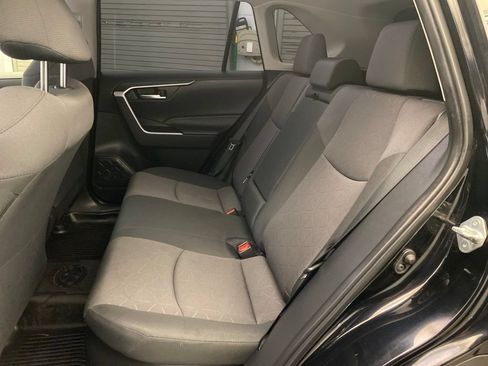 Used 2025 Toyota RAV4 XLE AWD/4WD image 22