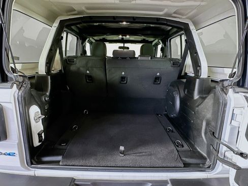 Used 2023 Jeep Wrangler Unlimited w/ Cold Weather Group image 26