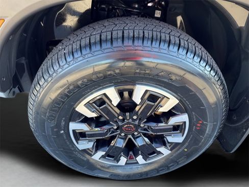 Used 2023 Nissan Frontier PRO-4X w/ Pro Convenience Package image 19